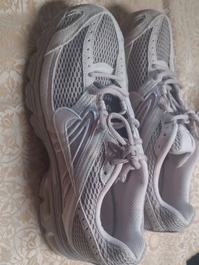 Nike Moto Wmns Light Tan Mesh Athletic Sneakers Size 11